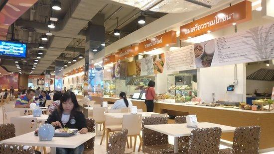 Food Court at Central Plaza Chiang Rai